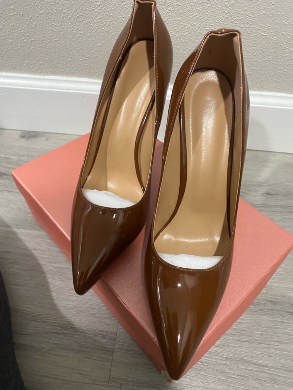 Classic Pointed-Toe Patent High Heel Pumps in Brown - Picture 4 of 6